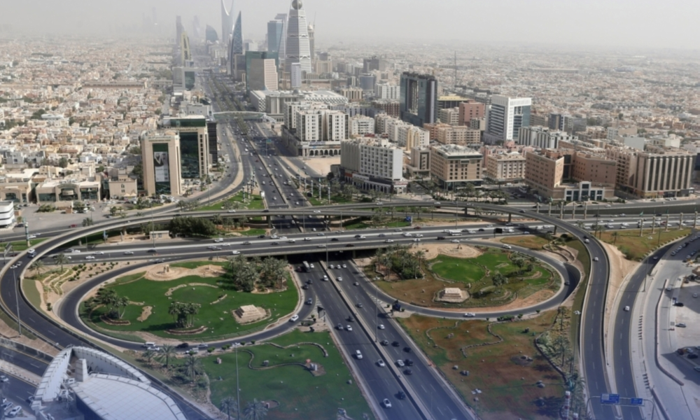 الرياض تتلقى 25 ألف بلاغ عن البنية التحتية وتجمعات المياه تشكل 37% من الشكاوى