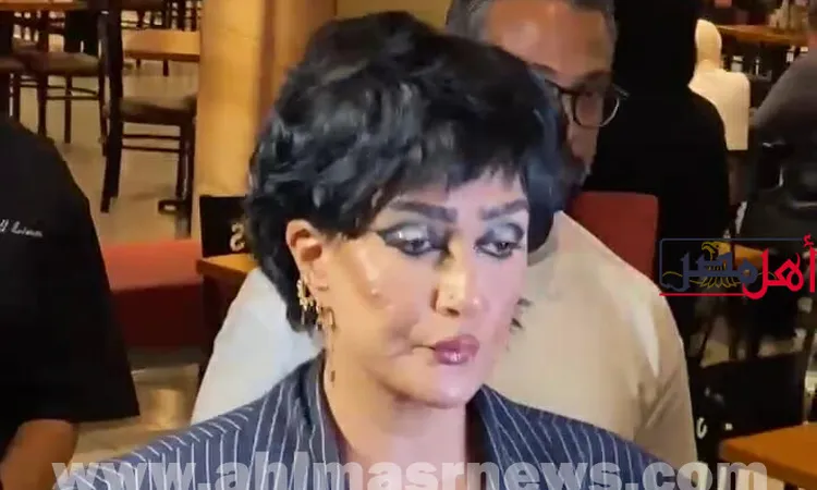 غادة عبدالرازق تصدح ضد كتابة العمل للنجم وتطالب بالعودة للإخلاص الفني