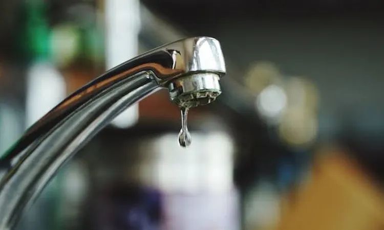 «قطع المياه عن مناطق متعددة بحدائق أكتوبر لتفعيل الخط الرئيسي الجديد»