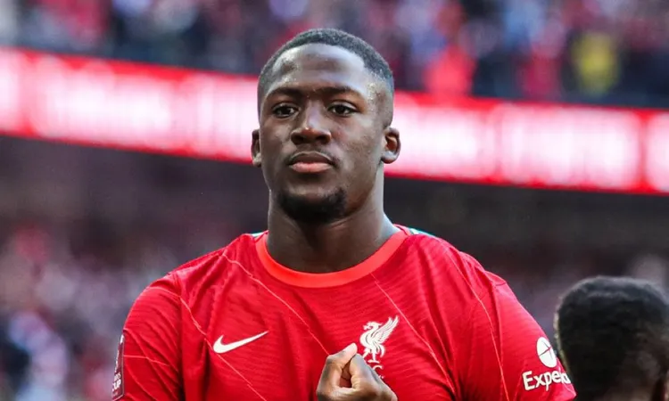 ليفربول يسابق الزمن لتجديد عقد إبراهيما كوناتي آخر التطورات