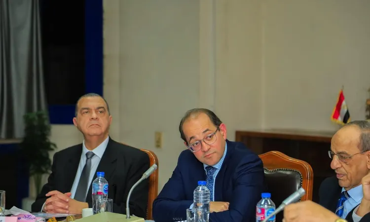 «تحفيز مجتمع الأعمال: وزير المالية يؤكد أهمية توسيع القاعدة الضريبية»