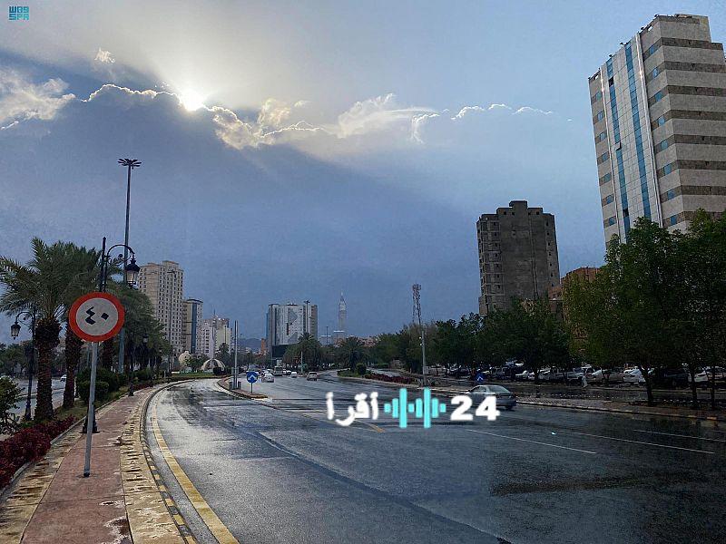 أمطار تغطي محافظات عدة بمنطقة مكة المكرمة