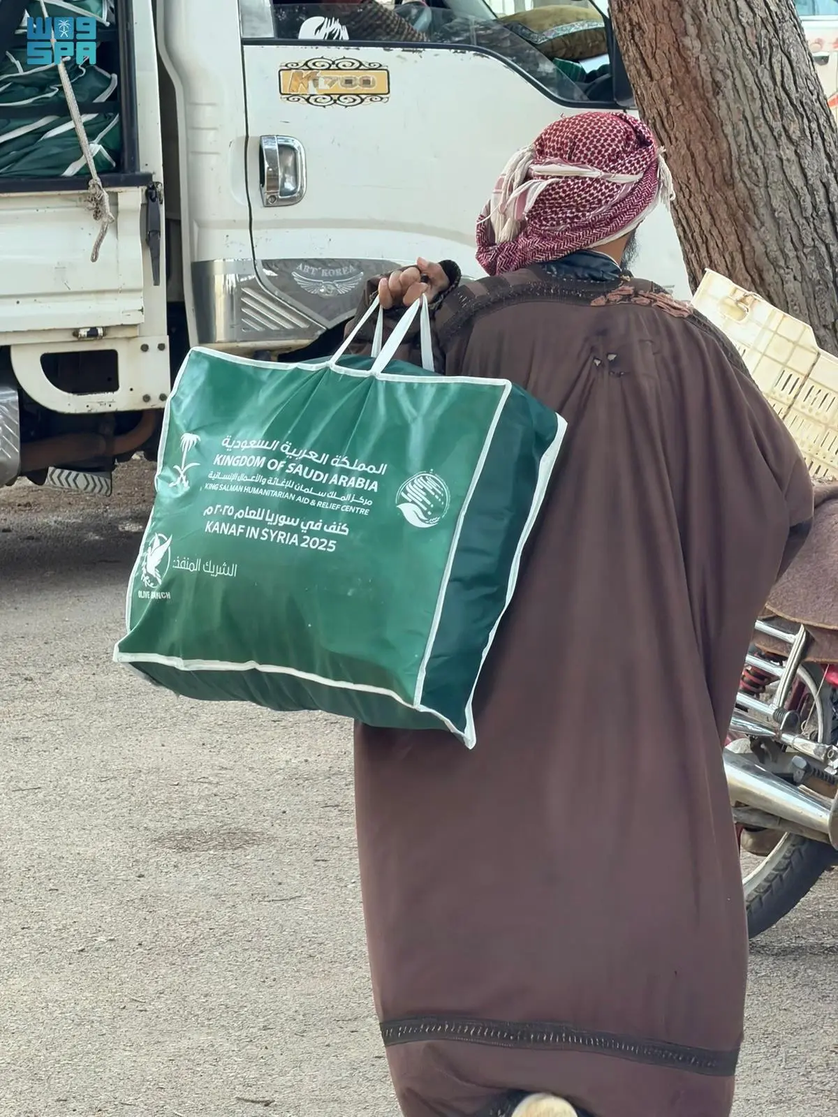 إغاثة فورية: مركز الملك سلمان يوزّع 898 قسيمة شرائية لدعم أسر درعا وحلب