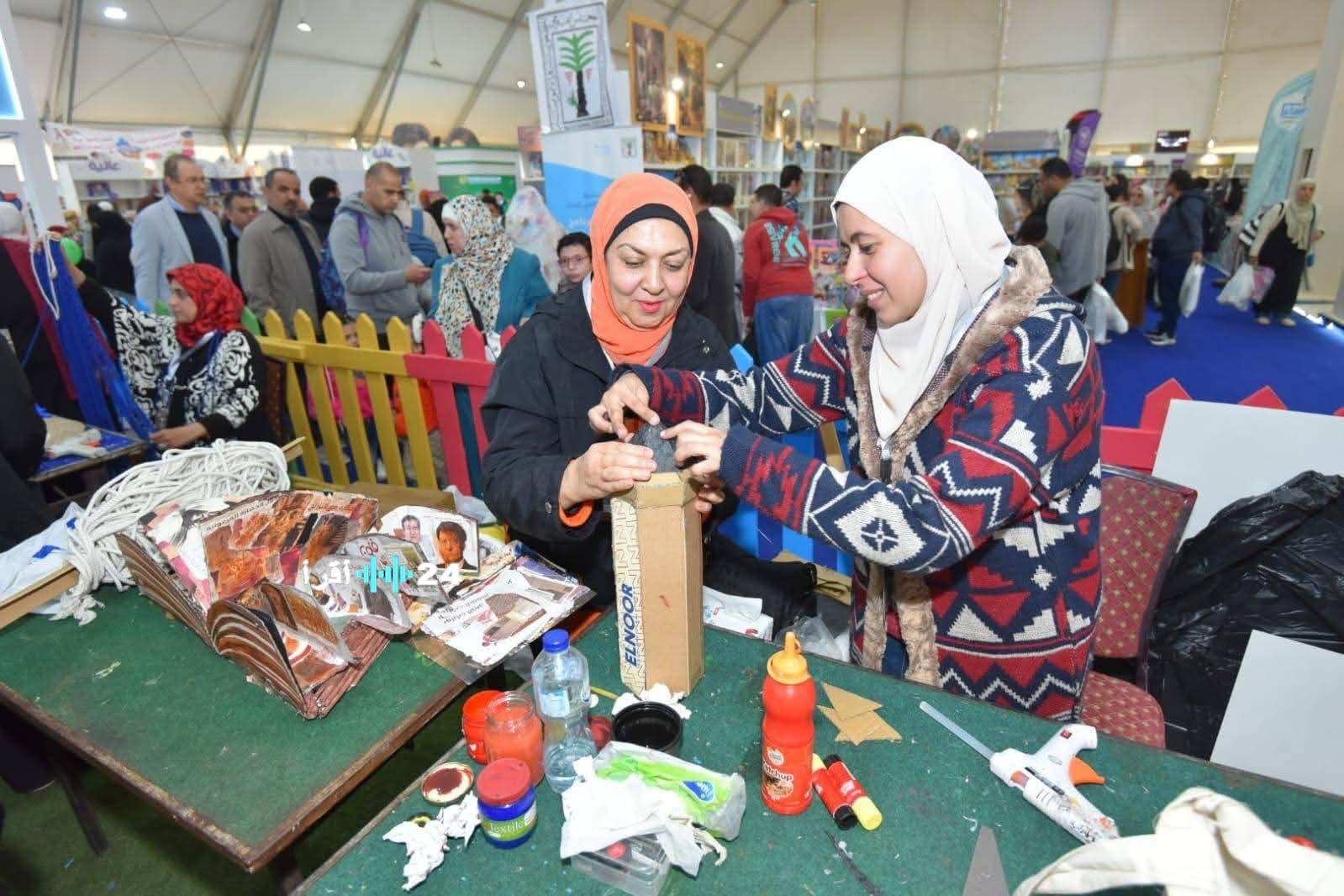«زخم ثقافي وتوافد جماهيري غير مسبوق» معرض القاهرة الدولي للكتاب يشهد إقبالاً قياسياً بـ 5.5 مليون زائر قبل يومين من ختامه
