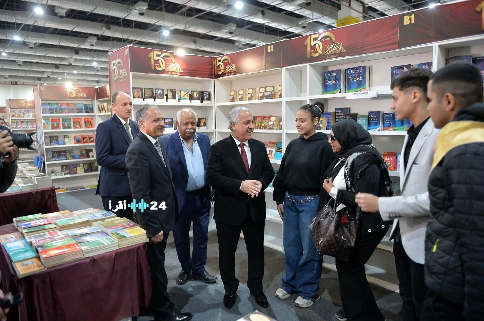 «مستقبل الإعلام القومي: رؤية من قلب الحدث الثقافي.» رئيس الهيئة الوطنية للصحافة يتجول في أروقة المؤسسات القومية بمعرض الكتاب: استشراف لدور إعلامي فاعل في تشكيل الوعي.