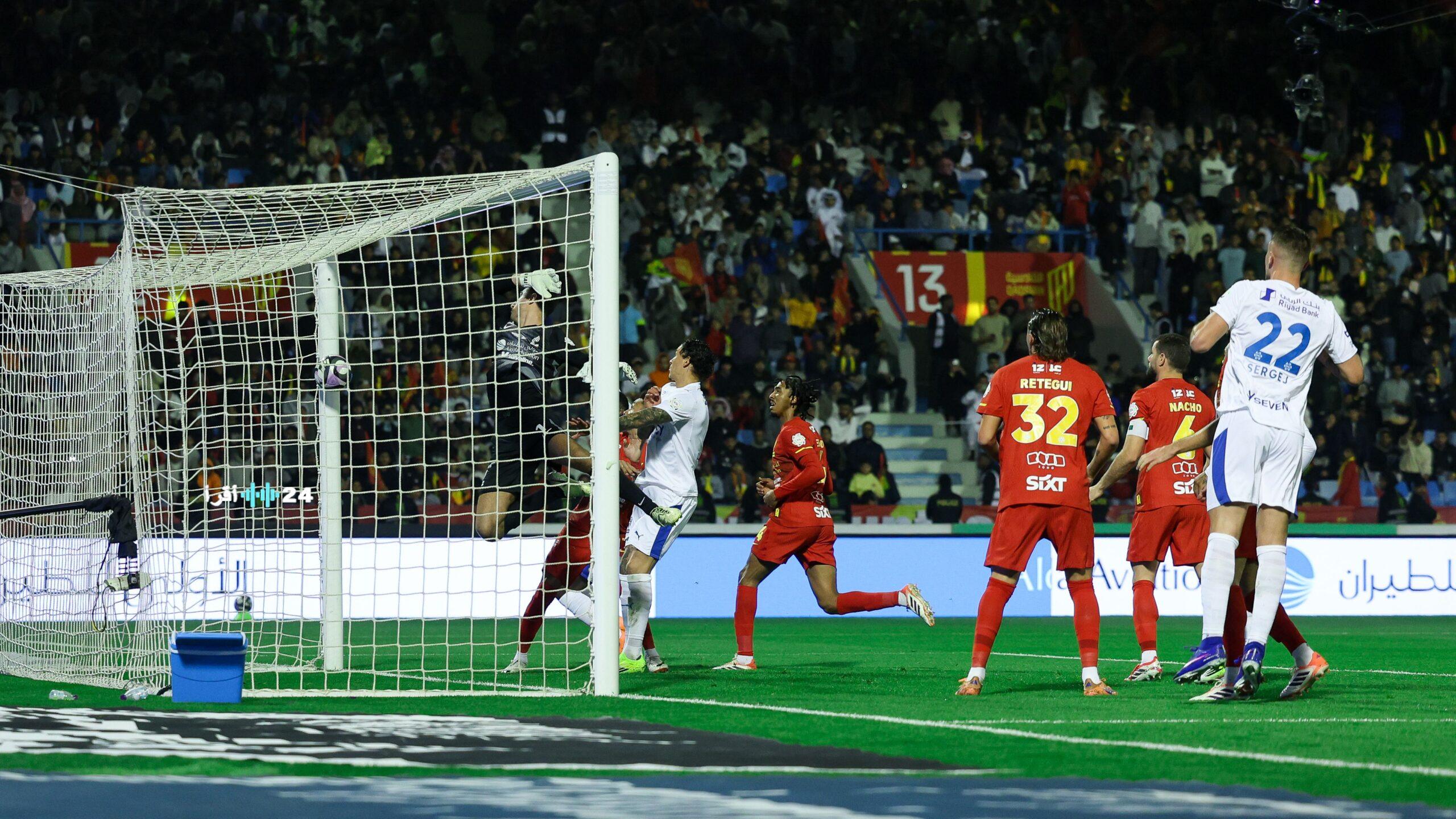 القادسية يصدم الهلال بطلب تصعيدي مفاجئ بعد الجدل التحكيمي