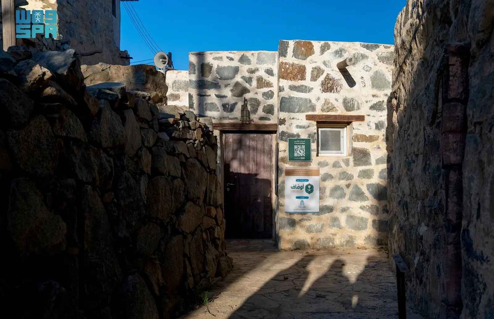 مشروع الأمير محمد بن سلمان يحيي مسجد صدر إيد بالنماص: عمارة تراثية بالطين والحجر