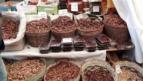 «جنون البلح يضرب الأسواق» أسعار الياميش تتهاوى وثورة شراء تنتظر رمضان في مصر