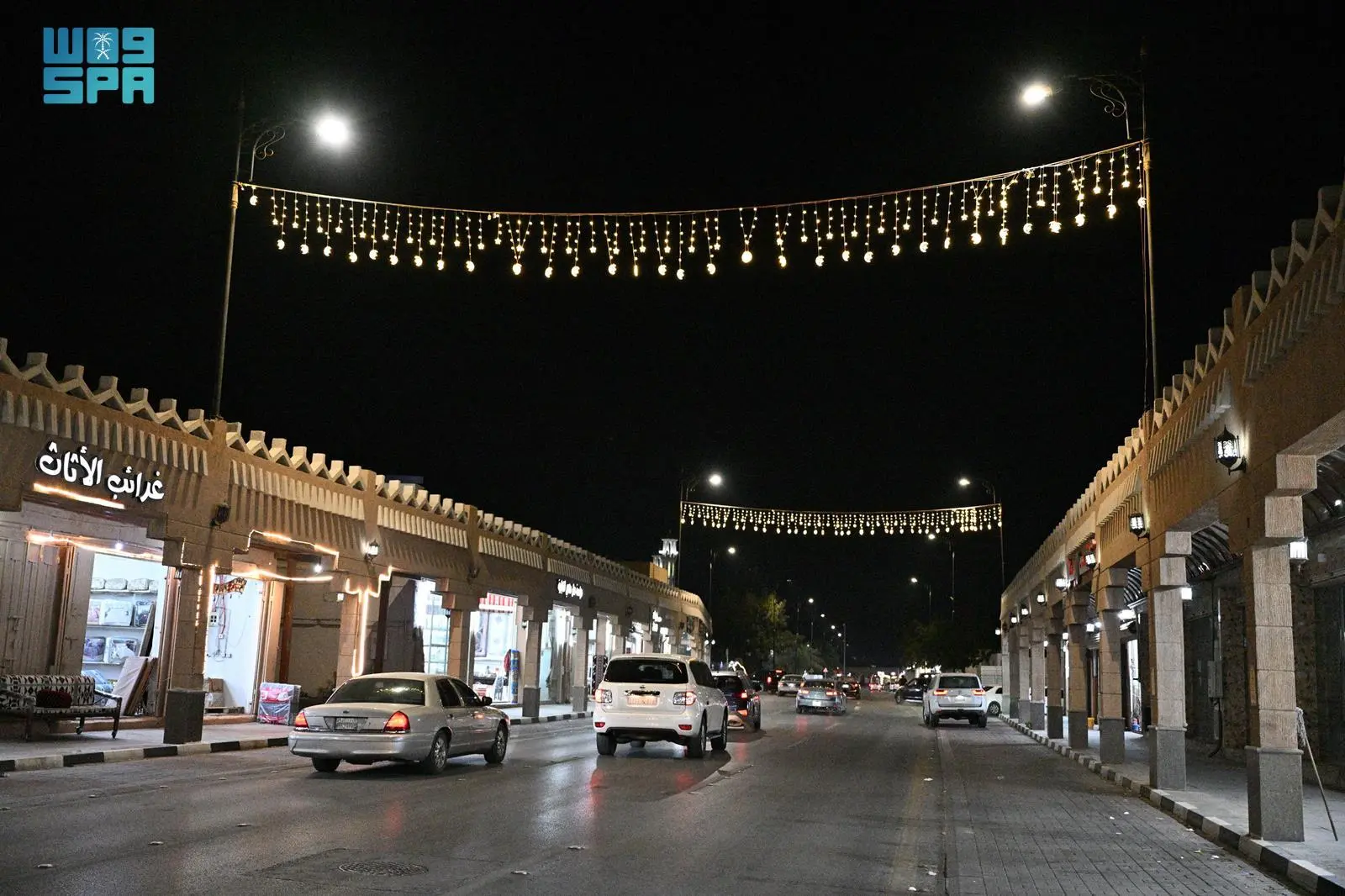 نجران تتوهج استعدادًا لرمضان: الفوانيس تُضيء شوارعها وميادينها بسحر خاص