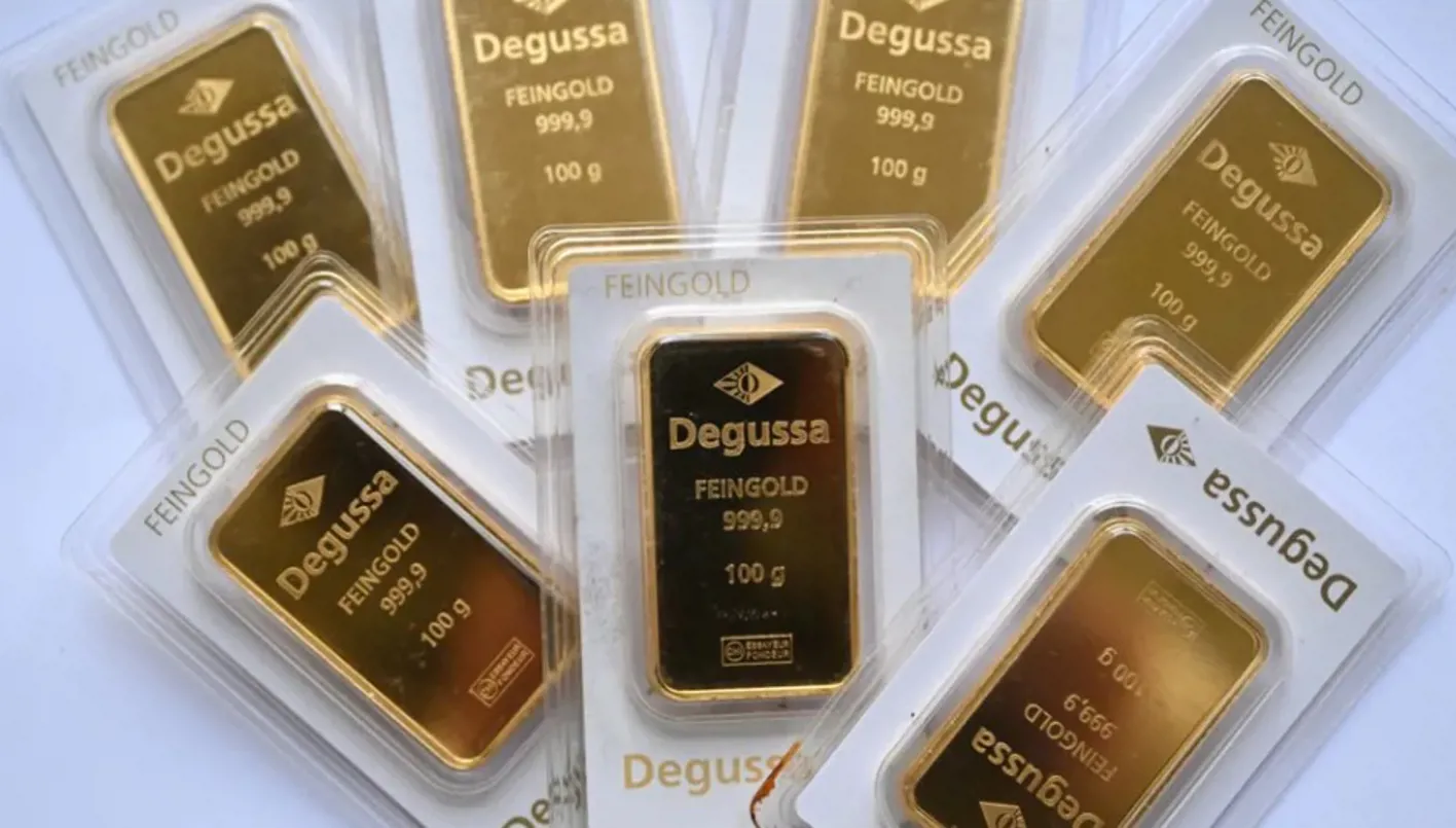 الذهب يهبط بفعل قوة الدولار وتصاعد ترقب بيانات التضخم الأمريكية