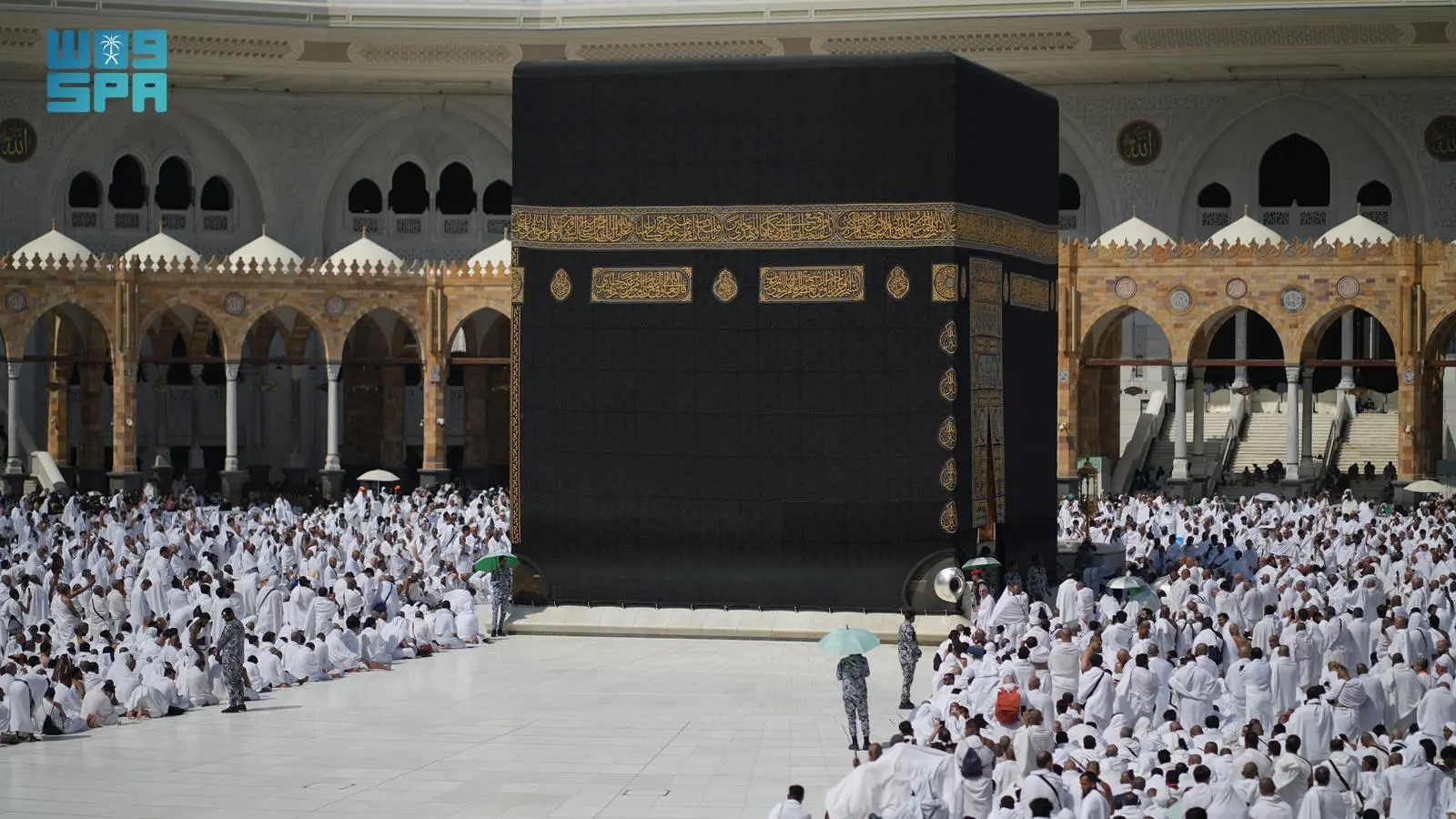 ما سر برودة رخام المطاف نهارًا؟