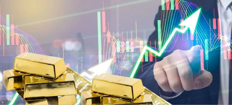«قفزات الذهب تواصل صعودها» ارتفاع أسعار المعدن الثمين إلى ذروته خلال ثلاثة أسابيع