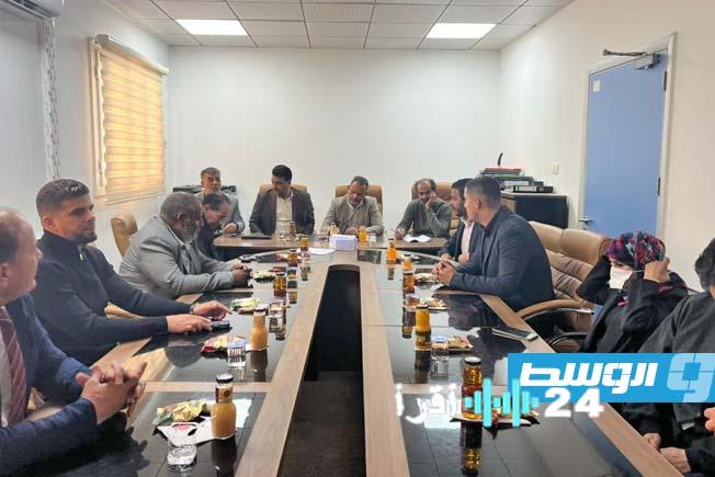 «ملف ساخن» بلدية بني وليد تبحث خطوات حاسمة لتسوية رواتب العاملين بمستشفى الظهرة للولادة