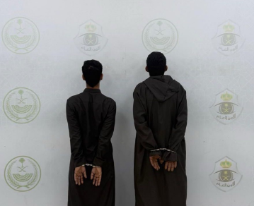 شرطة الرياض تضبط متورطين حطَّما زجاج مركبة متوقفة وسرقا محتوياتها