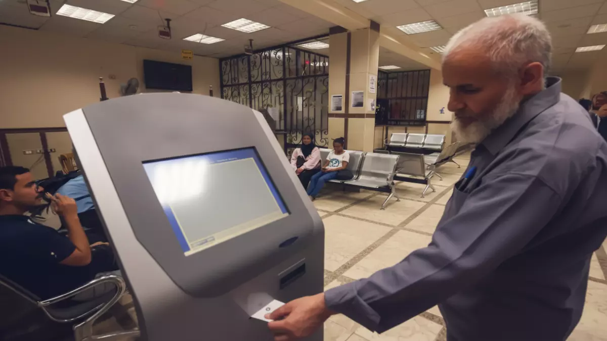 الحكومة تحدد مهلة 18 شهرًا لإنقاذ معاشك مع زيادة تتجاوز 15% ومعادلة اقتصادية تصل حتى 2040