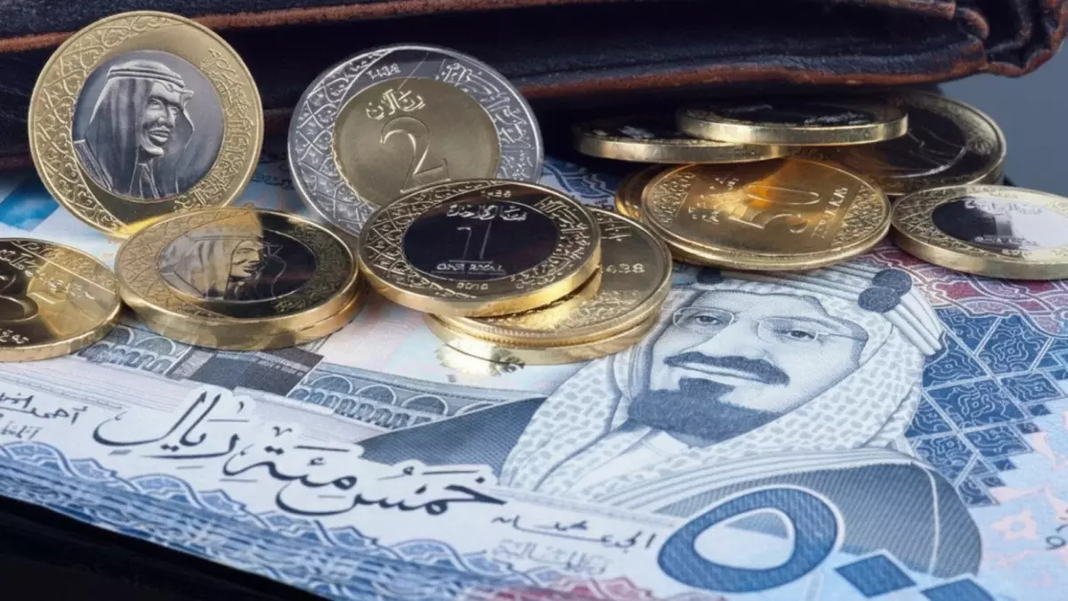 «رحلة الريال السعودي في رمضان تكشف مفاجآت سعرية بين البنوك»
أسعار الريال السعودي في رمضان تباين مدهش وفارق يصل إلى 57 قرشًا بين البنوك يثير تساؤلات السوق