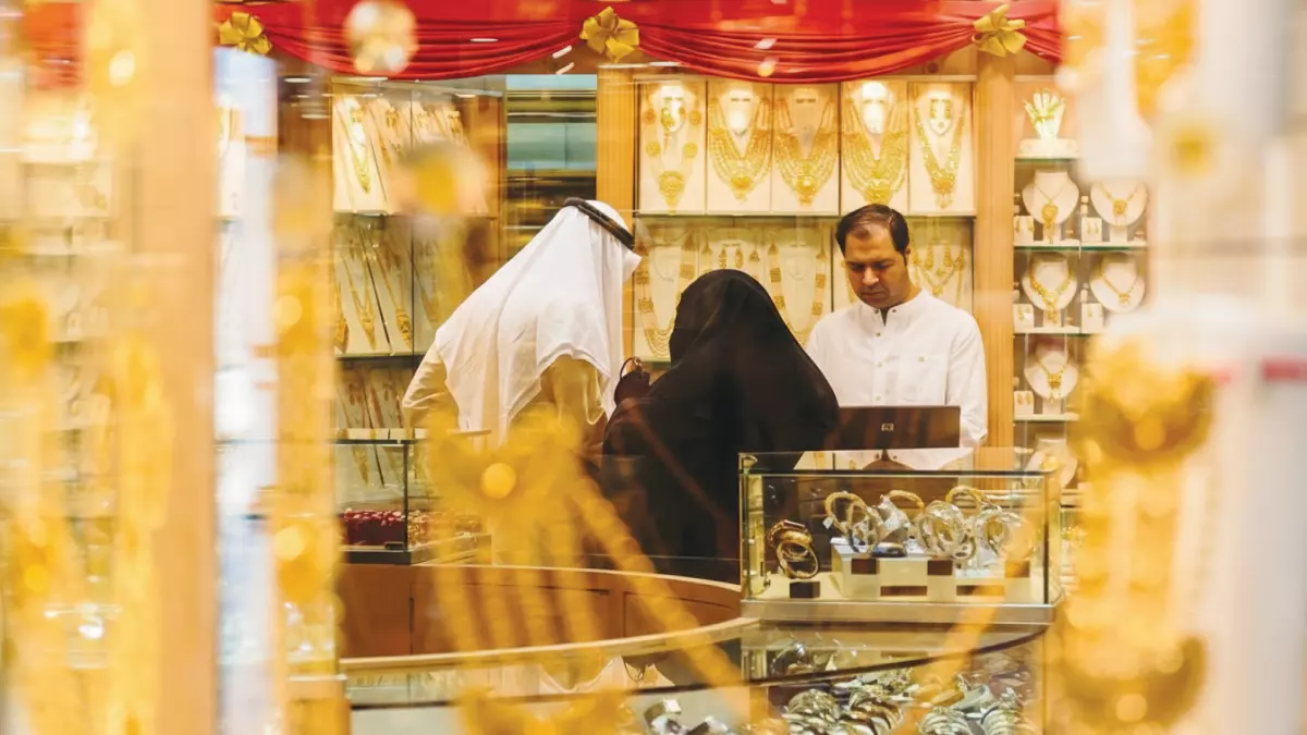 سعر الذهب في السعودية يشهد قفزة غير مسبوقة مع ارتفاع سبيكة 100 جرام إلى أكثر من 65 ألف ريال، هل نبدأ بمفاجآت جديدة؟