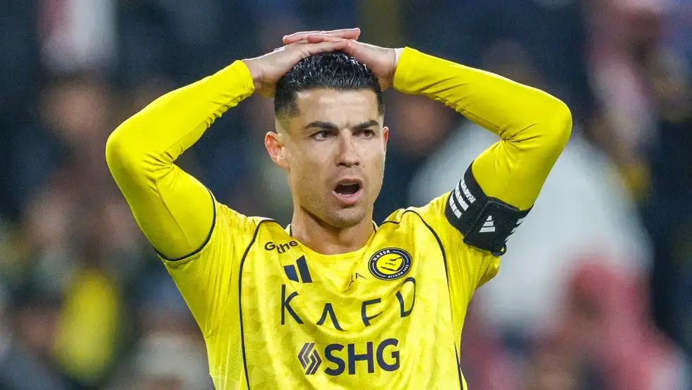 رونالدو يشعر بالخيانة ويفكر في مغادرة السعودية بعد أحداث غير متوقعة