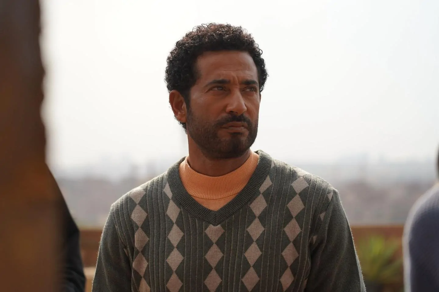 عمرو سعد يختتم مسيرته الفنية بعمل جديد في السباقات الرمضانية