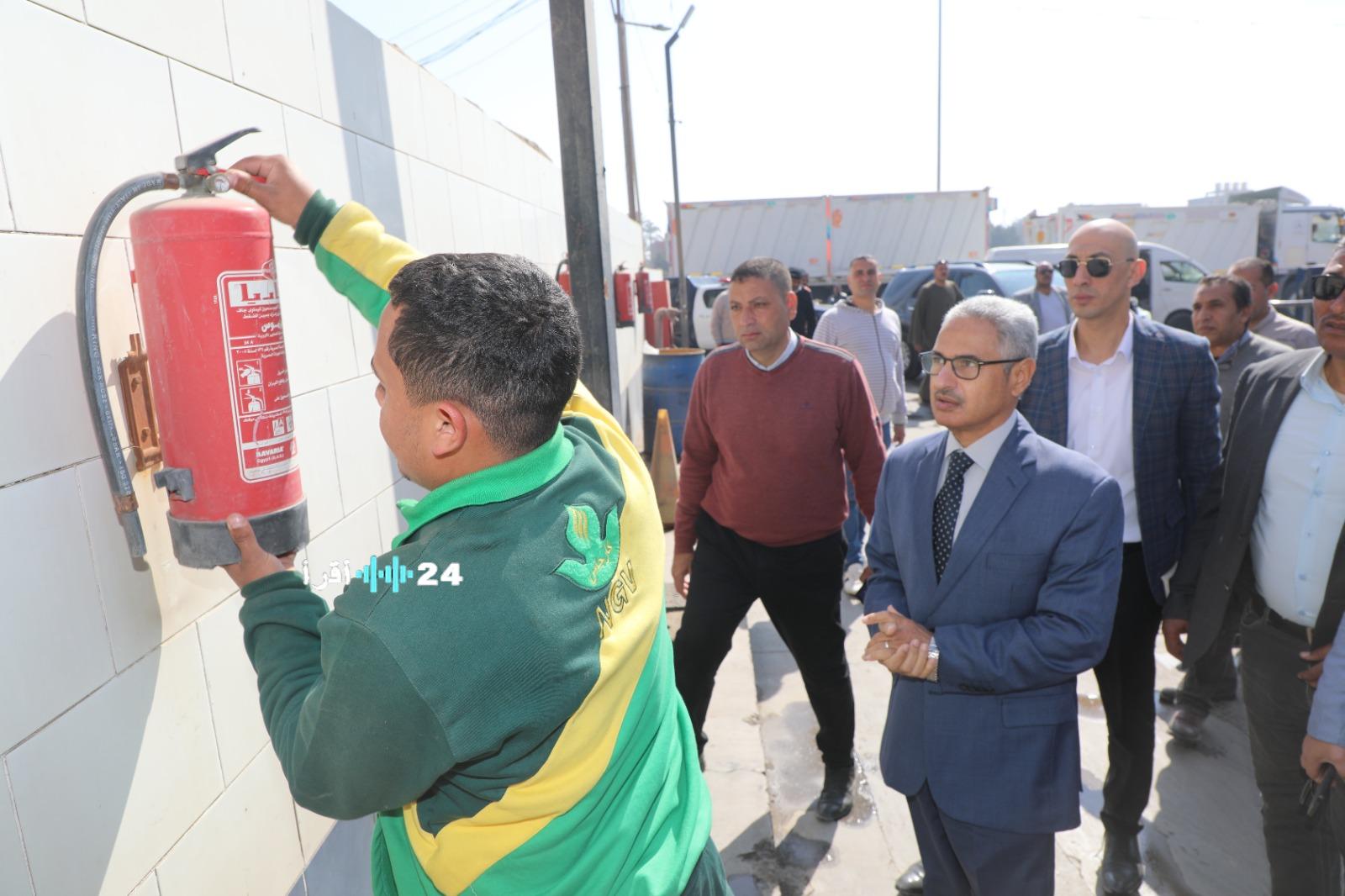 «رقابة ميدانية صارمة» محافظ بني سويف يفاجئ محطة وقود ويوجه بمراجعة فورية لاشتراطات السلامة والأمان بكافة المنشآت المماثلة