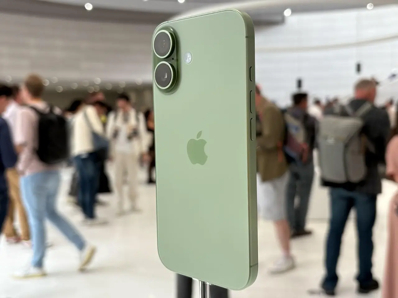 آبل تستحوذ على 25% من الهواتف الذكية النشطة عالميًا