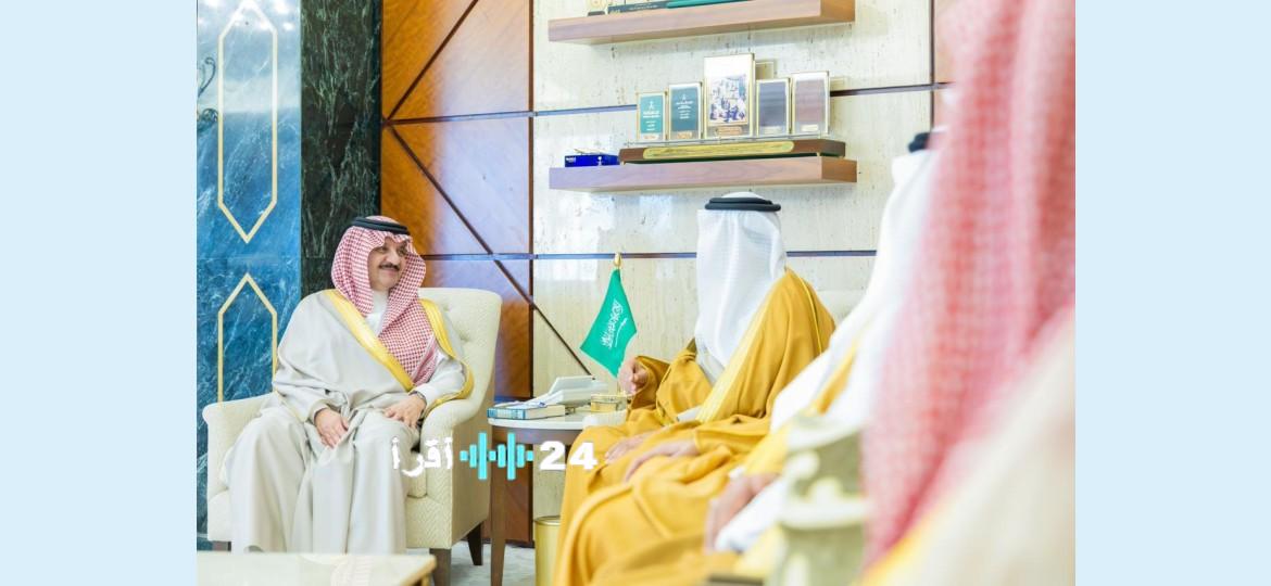 سمو أمير المنطقة الشرقية يستقبل رئيس شركة أرامكو السعودية