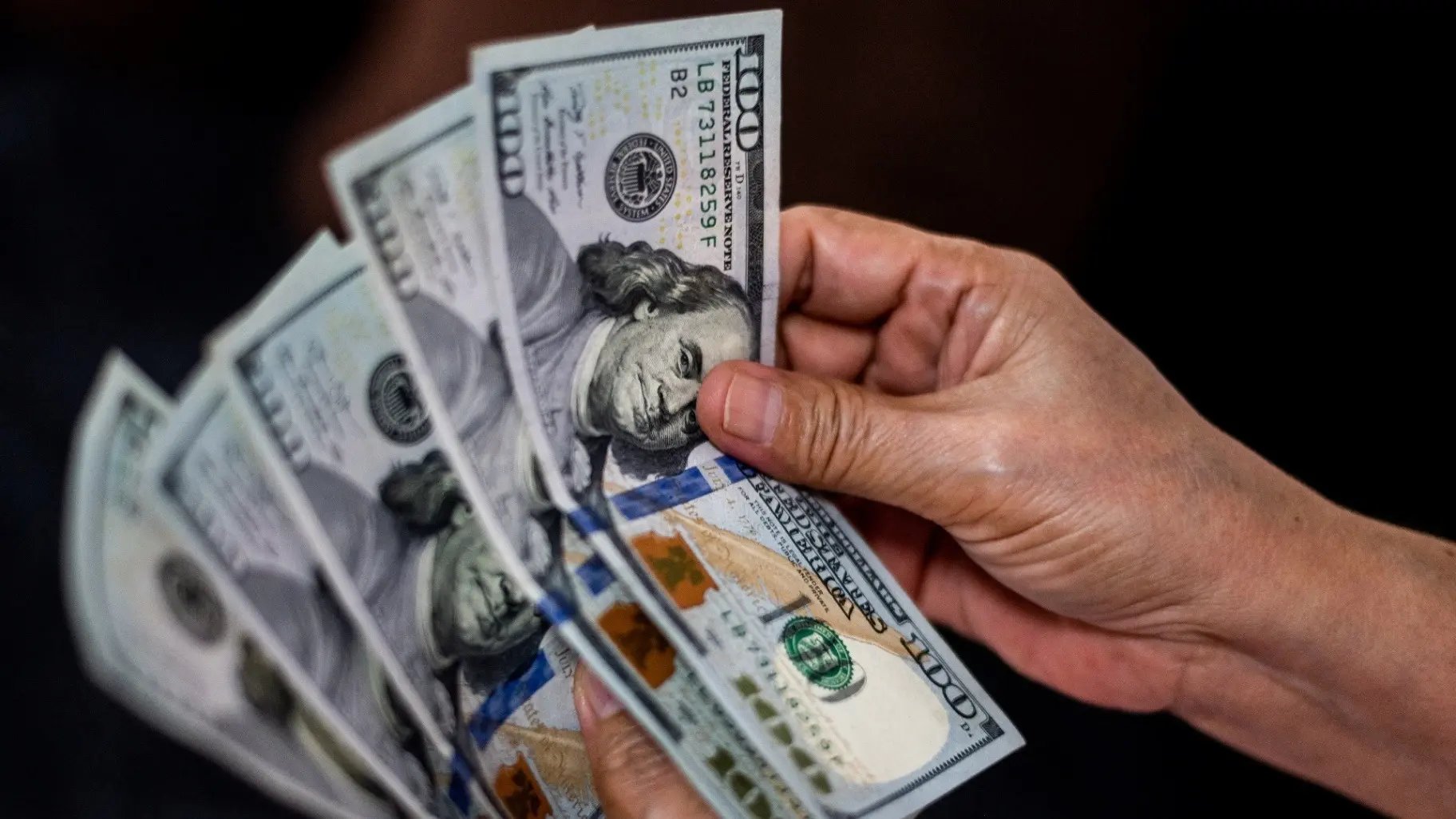 أسعار الدولار اليوم في السودان الاثنين 16 فبراير 2026 في البنوك والسوق الموازي