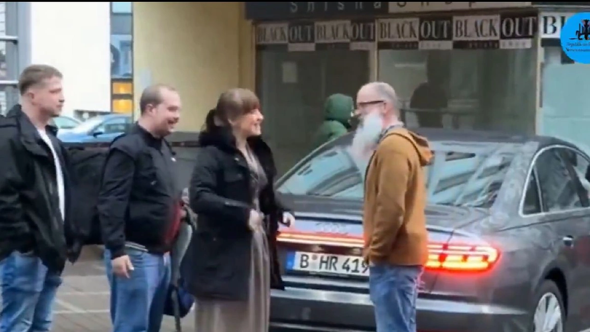 زعيمة يسارية ألمانية تتعرض لانتقادات حادة لقيادتها سيارة ملوثة للبيئة