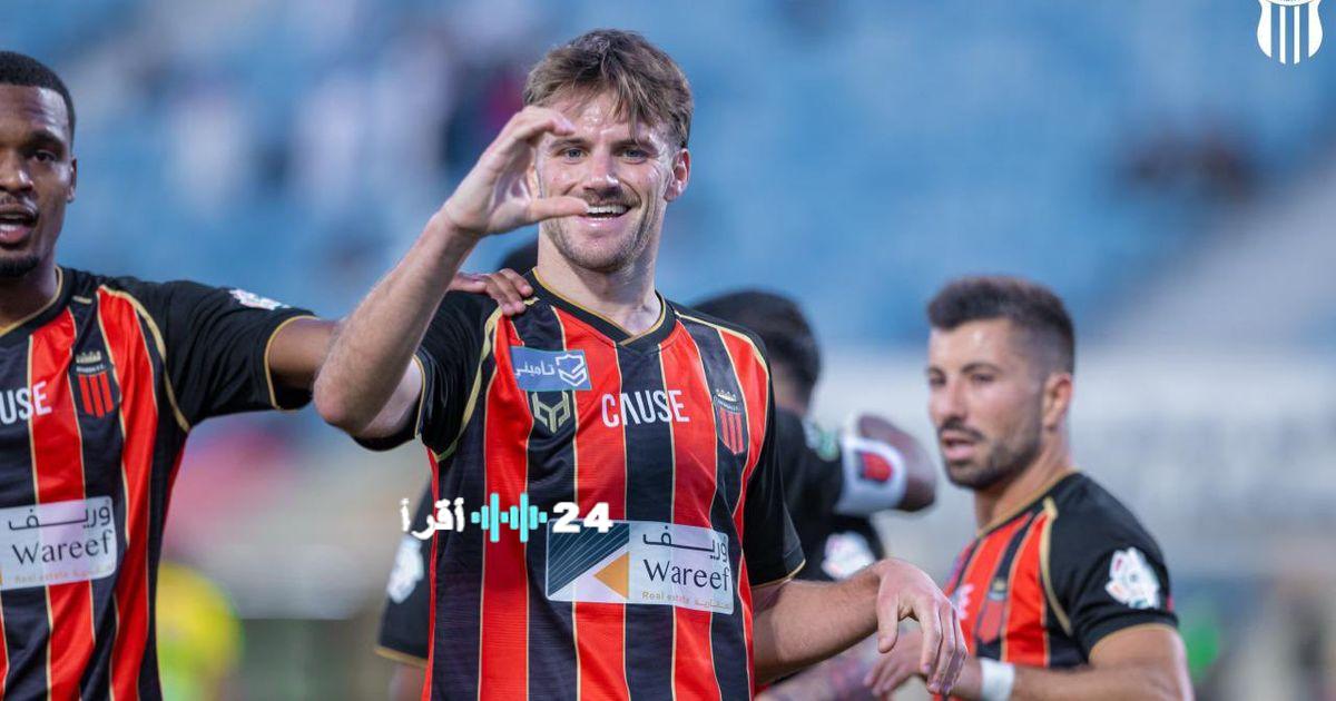 الرياض والخليج يتقاسمان نقاط مباراة الدوري السعودي