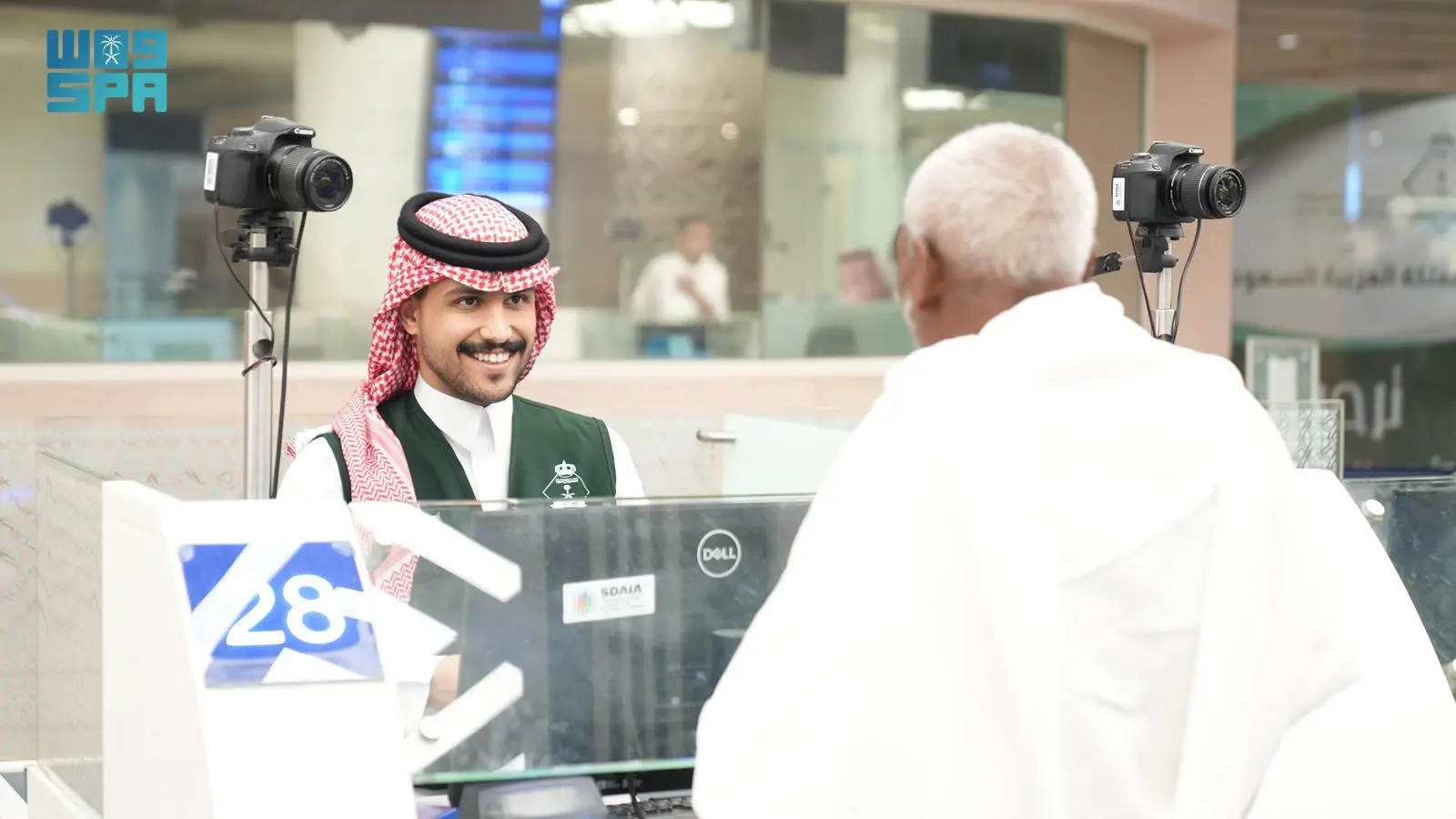 مطار الملك عبدالعزيز يبدأ استقبال أولى رحلات ضيوف الرحمن لعمرة رمضان المبارك