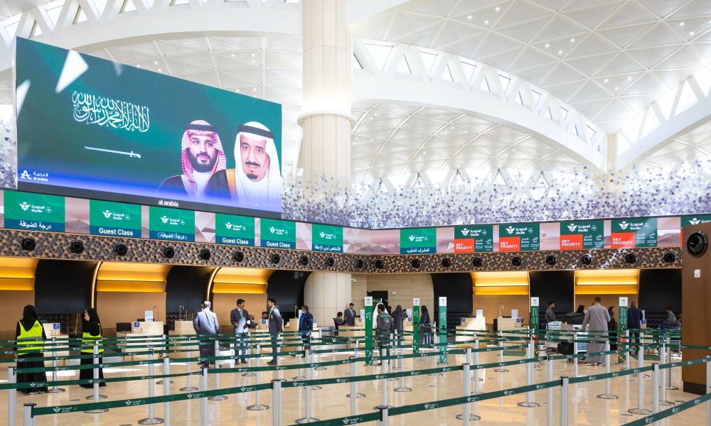 مطار الملك خالد يختتم بنجاح أضخم عملية مناقلة للصالات في تاريخه