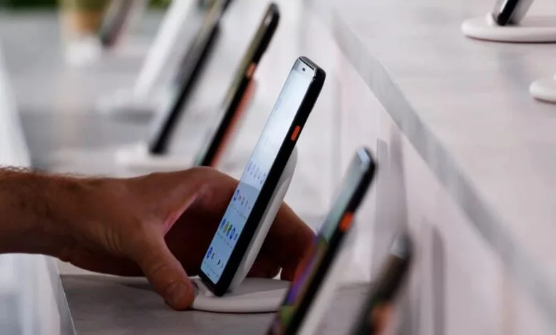 قفزة أسعار الرامات تدفع الهواتف المحلية بمصر لزيادة 15-20%