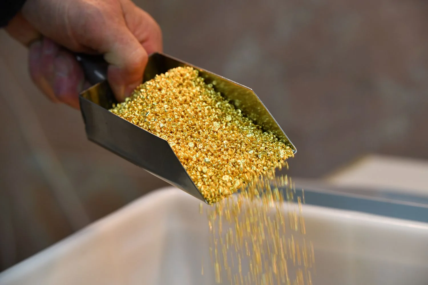 أسعار الذهب بالسعودية تتصاعد في مستهل تعاملات الجمعة وعيار 21 يسجل 528.75 ريالًا