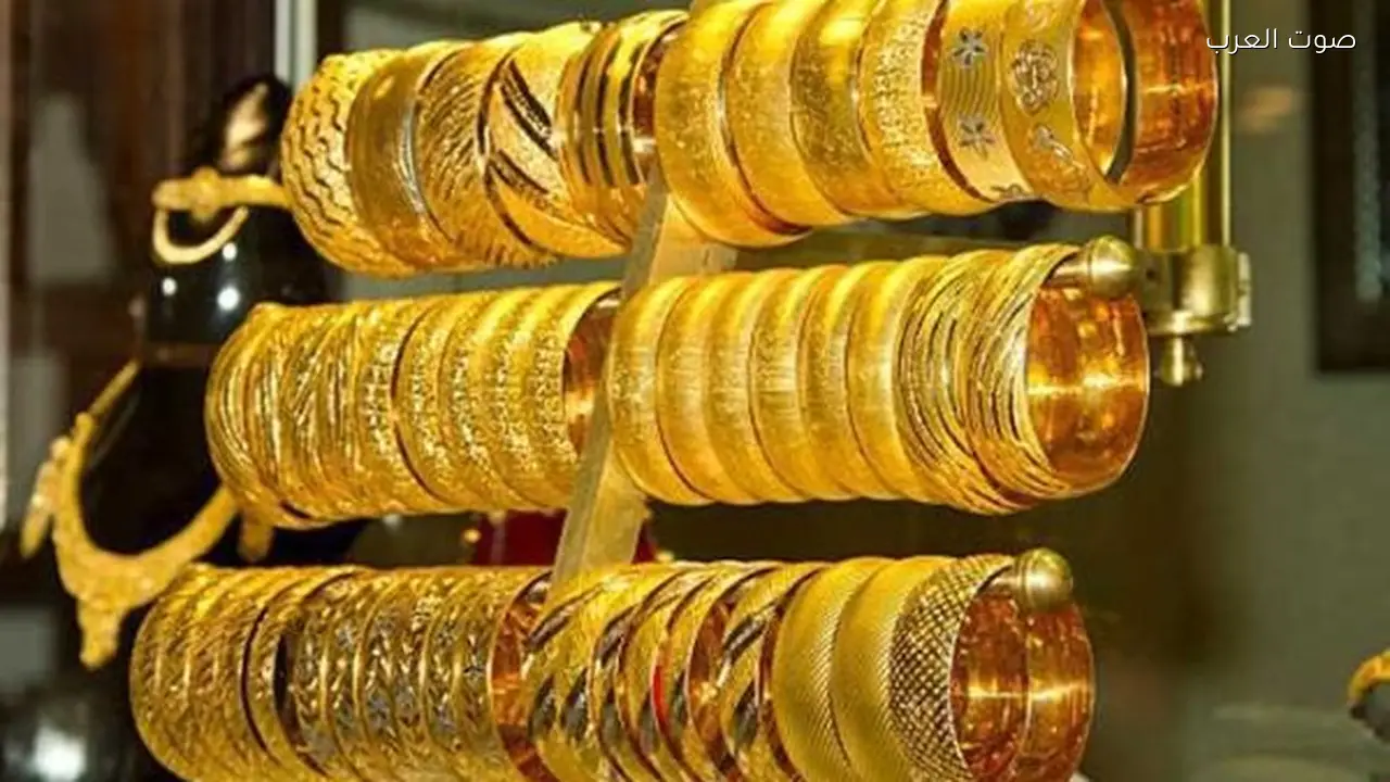 «المعدن الأصفر يفقد بريقه فجأة» تراجع قياسي يضرب أسعار الذهب، الأونصة تهوي 3 ملايين دونغ في 6 فبراير 2026