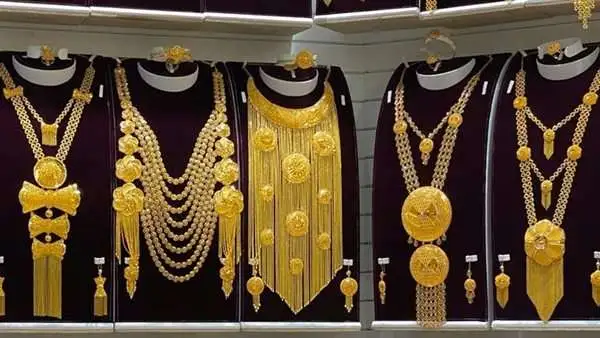 «خسائر قياسية للذهب تتجاوز 1000 جنيه للجرام.. شعبة الذهب تناشد بالهدوء والترقب»