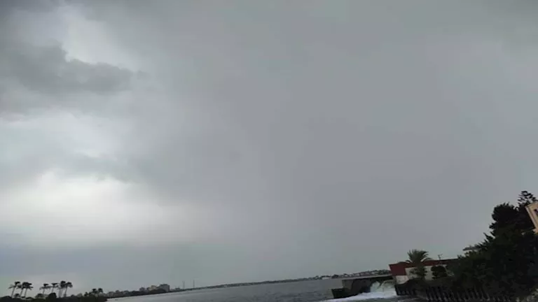 طقس برد قارس مع فرصة لزخات مطر خفيفة على السواحل الشمالية