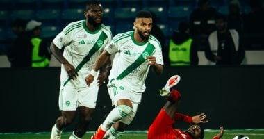 الأهلي يلتقي الرياض في منافسة مصيرية ضمن صراع القمة والقاع في الدوري السعودي
