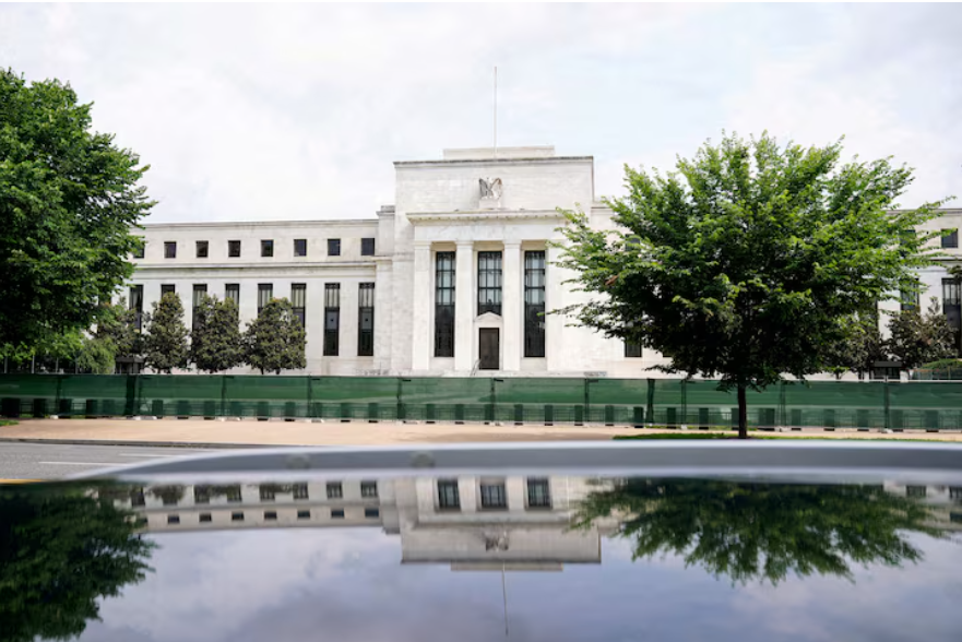 «مفاجآت وظائف يناير تعزز قوة الاقتصاد وتُقلل من توقعات خفض الفائدة الأمريكية»