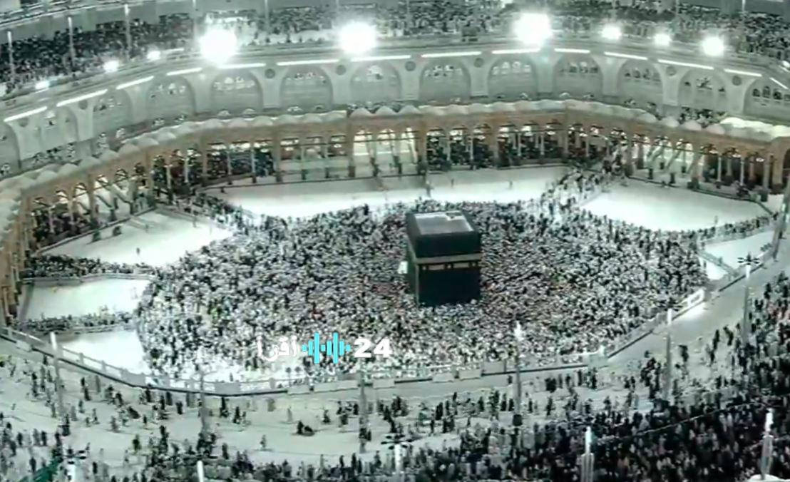 المسجد الحرام: حشود المعتمرين تتدفق بأول جمعة رمضان وسط منظومة خدمات وتنظيم استثنائي