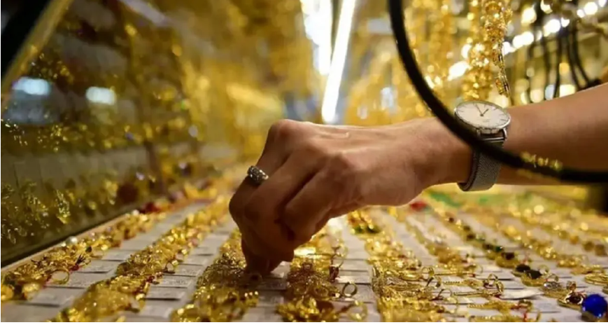 «توقعات صادمة: سعر الذهب قد يصل إلى 6000 دولار بحلول عام 2026»