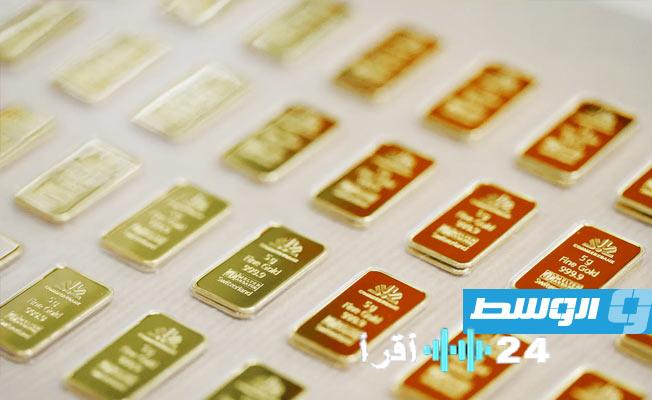 الذهب يواصل التراجع: المعدن الأصفر تحت ضغط كبير بعد أسوأ هبوط منذ عقد