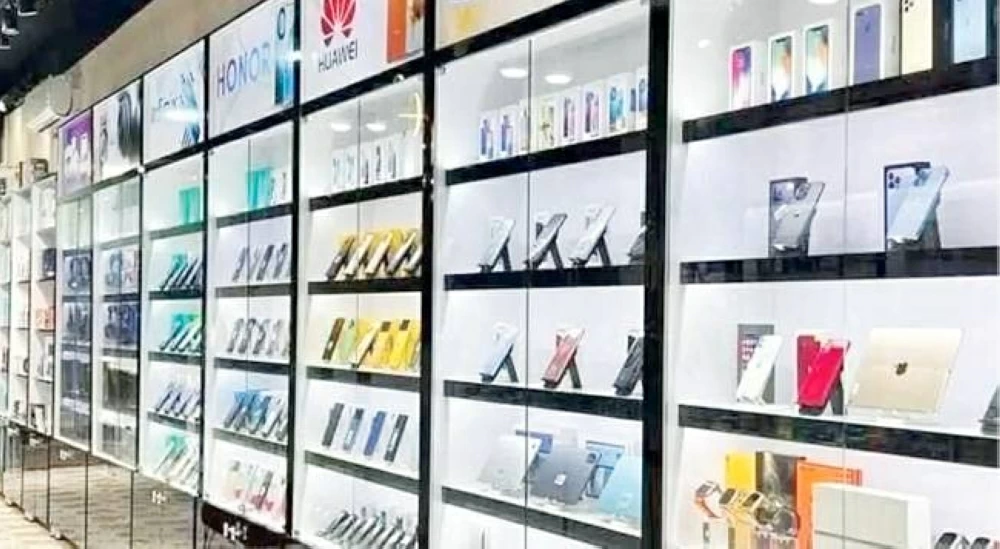 مفاجأة الرسوم الجمركية هواتف العائدين من الخارج تُغلق دون سابق إنذار