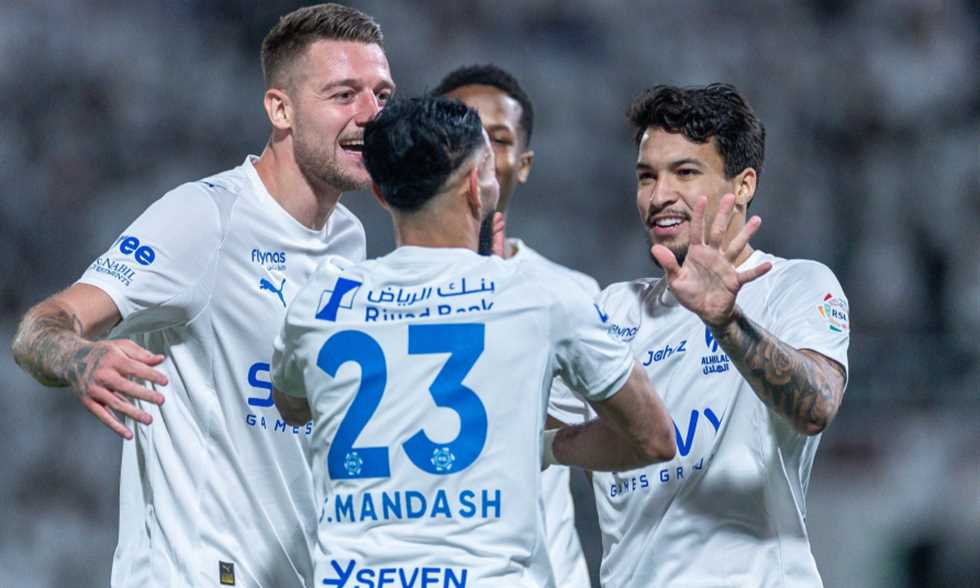 الهلال يتغلب على الشباب في مباراة مثيرة شهدت 8 أهداف في الرياض