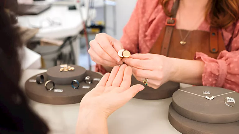 سعر الذهب ينخفض في مصر مع حلول المساء بتاريخ 20 فبراير 2026