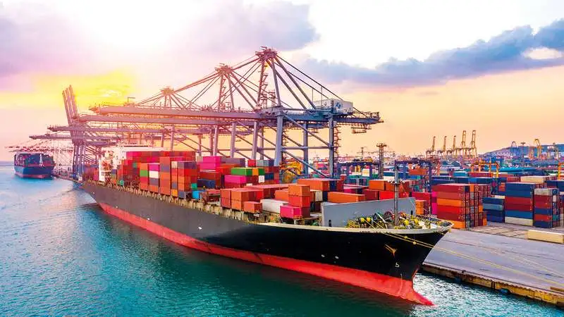 «قفزة تاريخية» تجارة الإمارات غير النفطية تتجاوز تريليون دولار للمرة الأولى