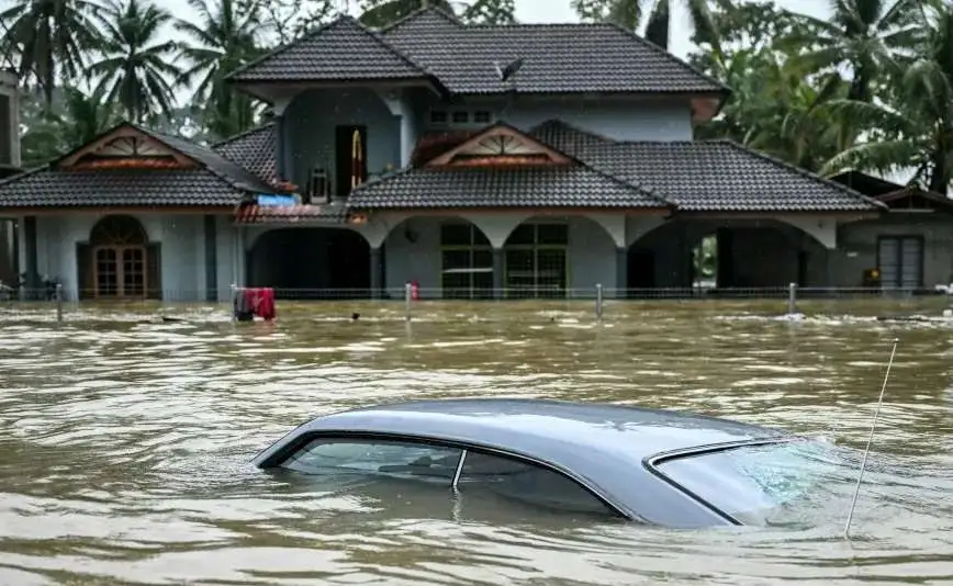 «فيضانات ماليزيا تتسبب في إغلاق أكثر من 50 مدرسة»