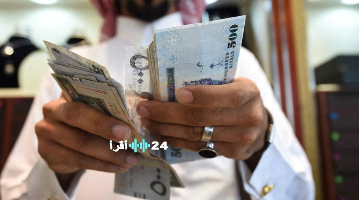 «متابعة حية لأسواق المال» الريال السعودي والجنيه المصري تطورات سعر الصرف في تعاملات الأربعاء 11 فبراير 2026
