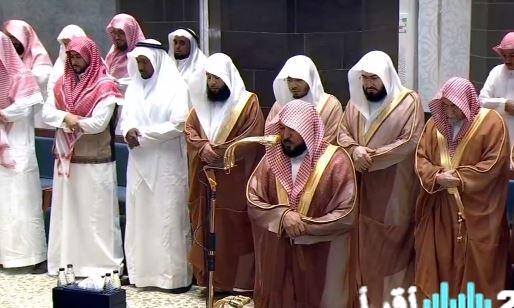 في قلب الحرم المكي: لحظات إيمانية آسرة من صلاة التراويح ليلة 9 رمضان