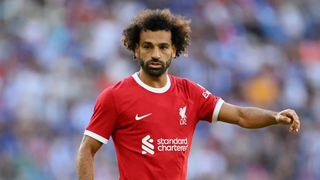عرض إيطالي مفاجئ يقتحم سباق محمد صلاح مع الاتحاد
صراع إيطالي سعودي على محمد صلاح يهدد خطط الاتحاد
الكالتشيو يدخل حرب عروض محمد صلاح ضد الاتحاد السعودي
الاتحاد في مواجهة ساخنة مع عرض إيطالي لضم محمد صلاح
مفاجأة إيطالية تشتعل صراع محمد صلاح بين أندية القمة