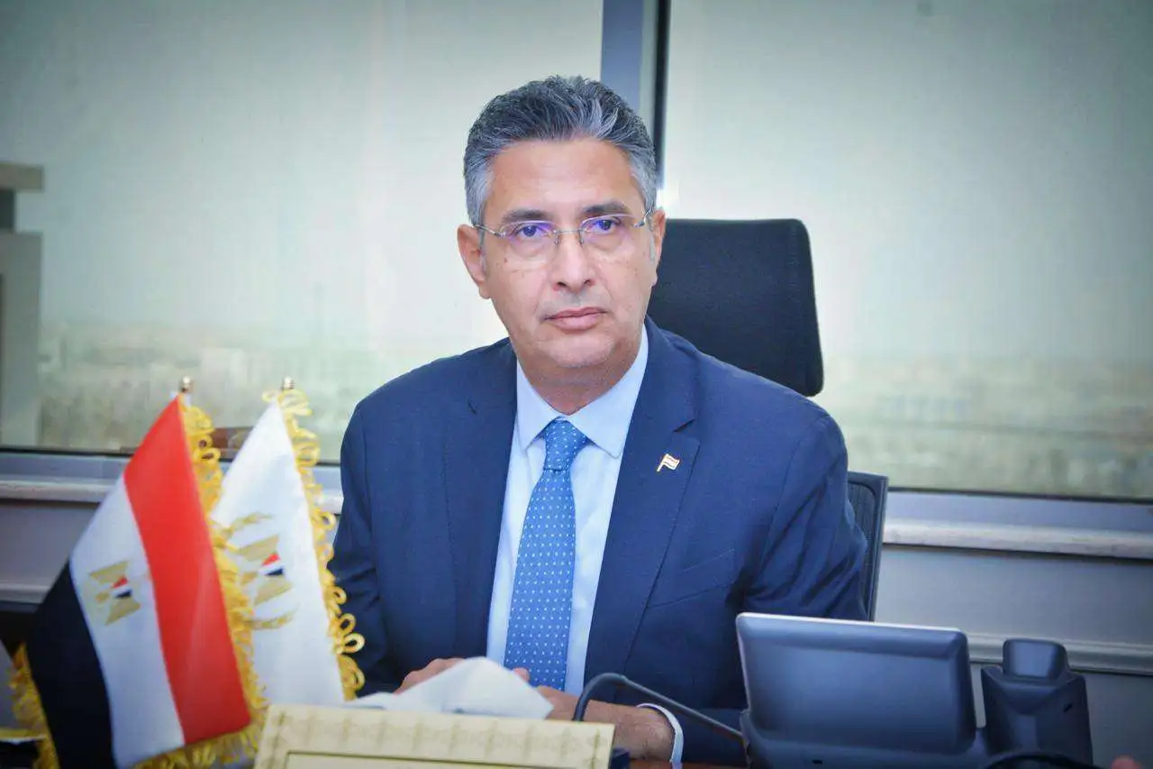 «حسم الجدل: وزير التموين يتحدث عن استيراد السكر»